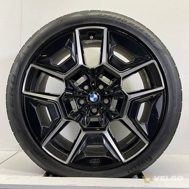 BMW XM BREEDSET VELGEN + ZOMERBANDEN 22 INCH ORIG. 922M — foto 1
