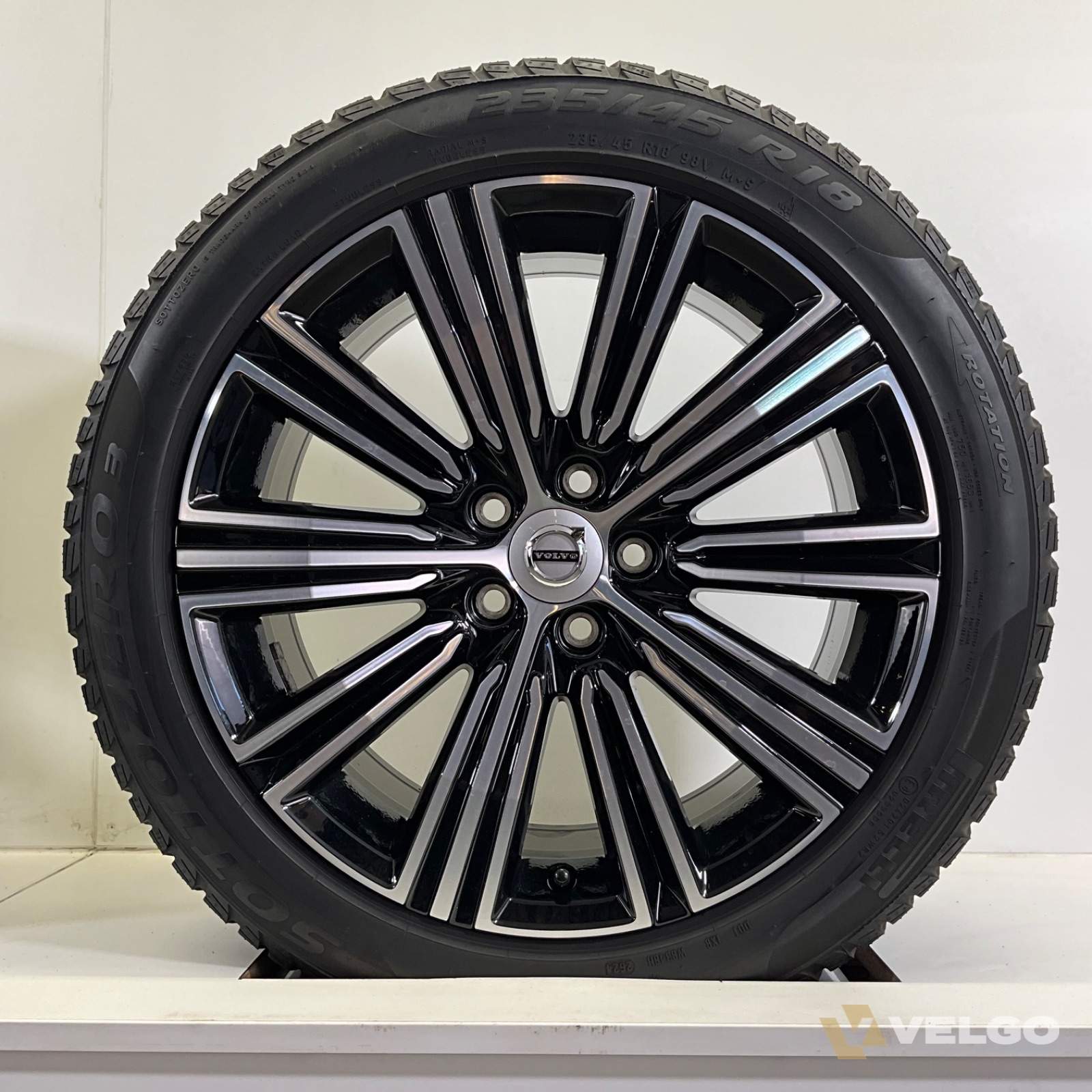 VOLVO V60 S60 VELGENSET + WINTERBANDEN 18 INCH