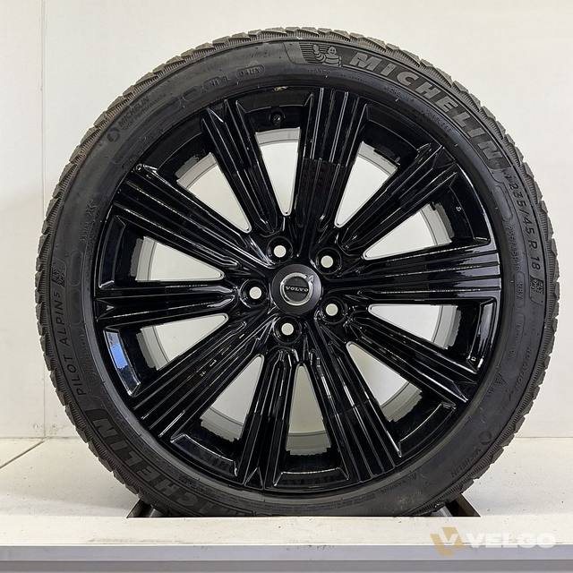 VOLVO V60 S60 VELGEN SET WINTERBANDEN 18 INCH * — foto 1