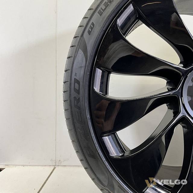 DEMO TESLA MODEL Y UBERTURBINE ZOMERBANDEN SET VELGEN 21 INCH — foto 4