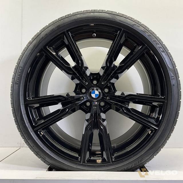 BMW X5 G05 X6 G06 BREEDSET VELGEN + ZOMERBANDEN 22 INCH ORIG. 747M — foto 1