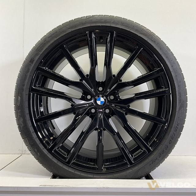 BMW X5 G05 X6 G06 BREEDSET VELGEN + ZOMERBANDEN 22 INCH ORIG. 742M — foto 1