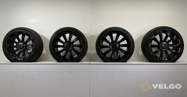 TESLA MODEL Y INDUCTION ZOMERBANDEN SET VELGEN 20 INCH — foto 7