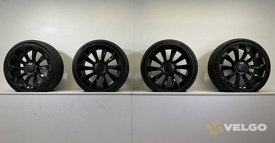 TESLA MODEL Y INDUCTION ZOMERBANDEN SET VELGEN 20 INCH — foto 7