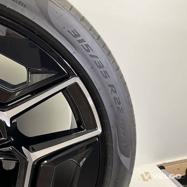 BMW XM BREEDSET VELGEN + ZOMERBANDEN 22 INCH ORIG. 922M — foto 8