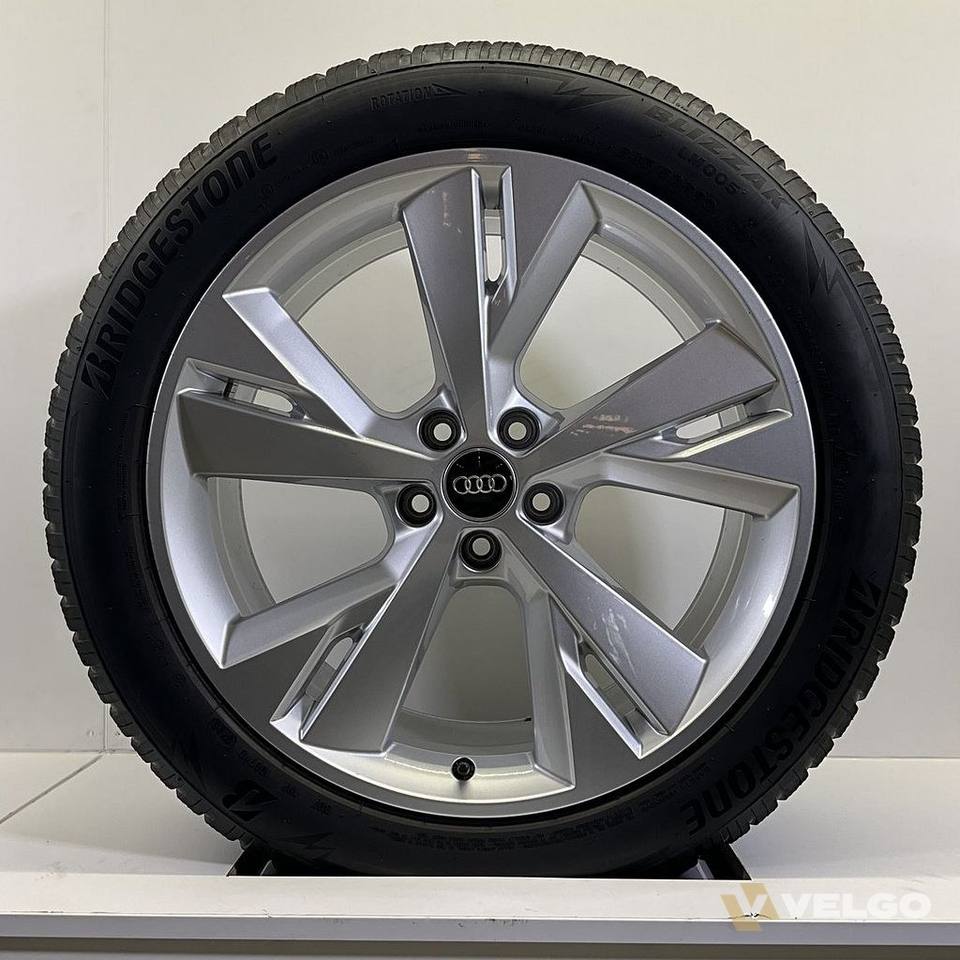 18’’ DEMO AUDI Q4 ETRON SPORTBACK VELGEN WINTERBANDEN ORIG TPMS DEMO — foto 1