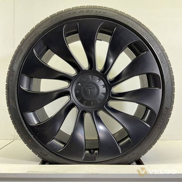 DEMO TESLA MODEL Y UBERTURBINE ZOMERBANDEN SET VELGEN 21 INCH — foto 2