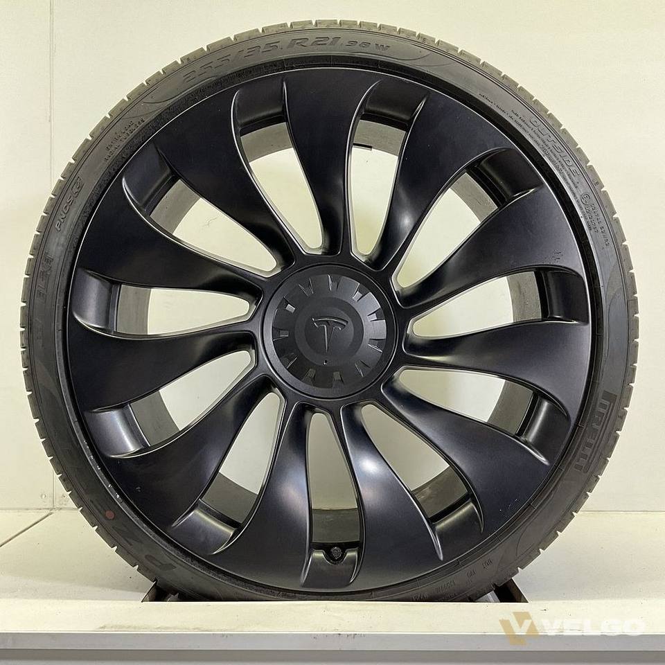 DEMO TESLA MODEL Y UBERTURBINE ZOMERBANDEN SET VELGEN 21 INCH — foto 2