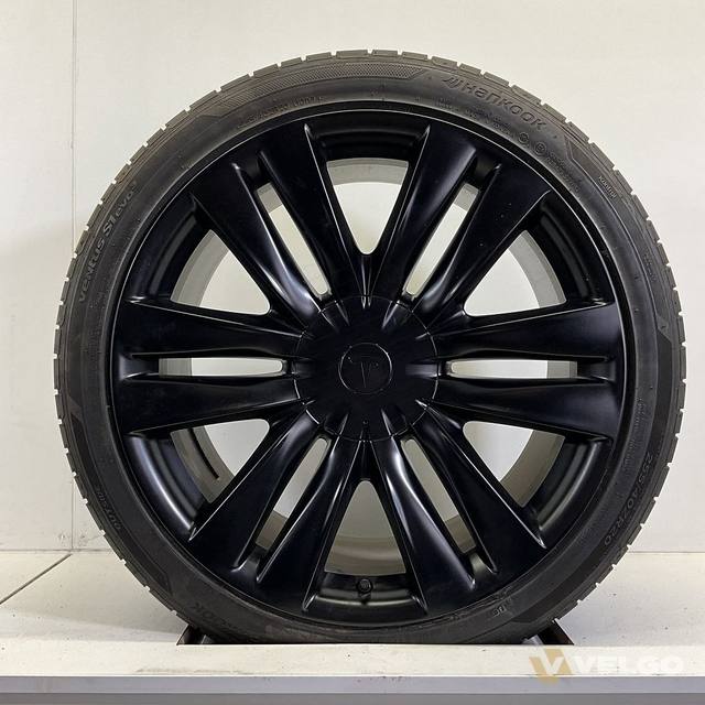 TESLA MODEL Y ZOMERBANDEN SET VELGEN 20 INCH — foto 1