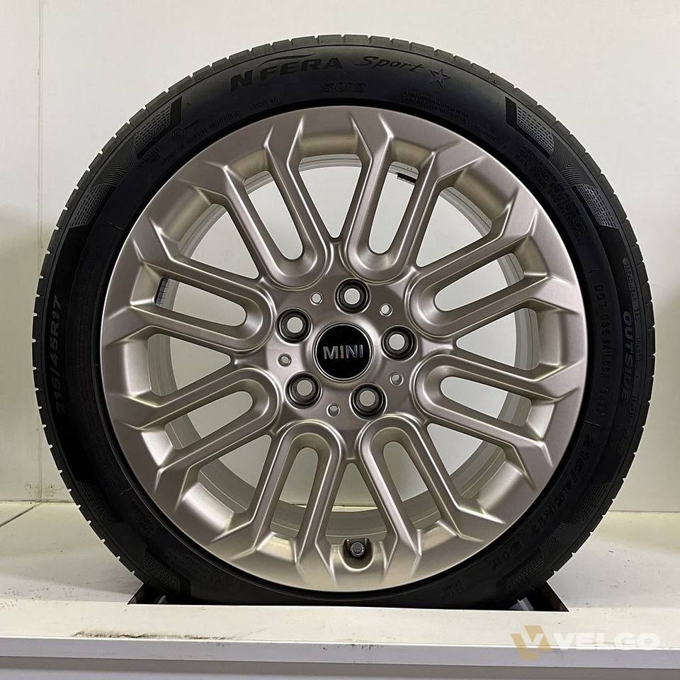 MINI COUNTRYMAN F65 F66 F67 956 SET VELGEN + ZOMERBANDEN 17 INCH — foto 1
