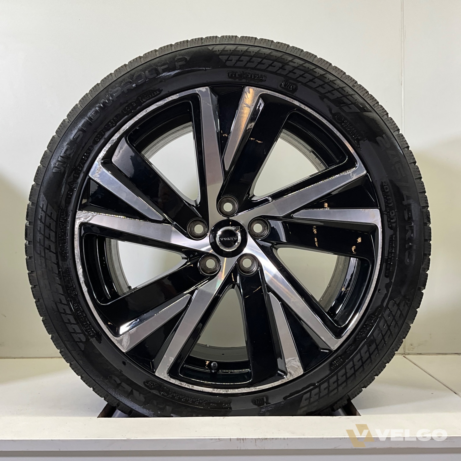 VOLVO V60 S60 VELGENSET + WINTERBANDEN 18 INCH