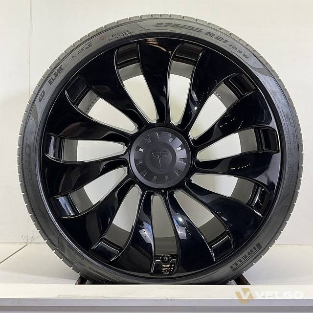 DEMO TESLA MODEL Y UBERTURBINE ZOMERBANDEN SET VELGEN 21 INCH — foto 2