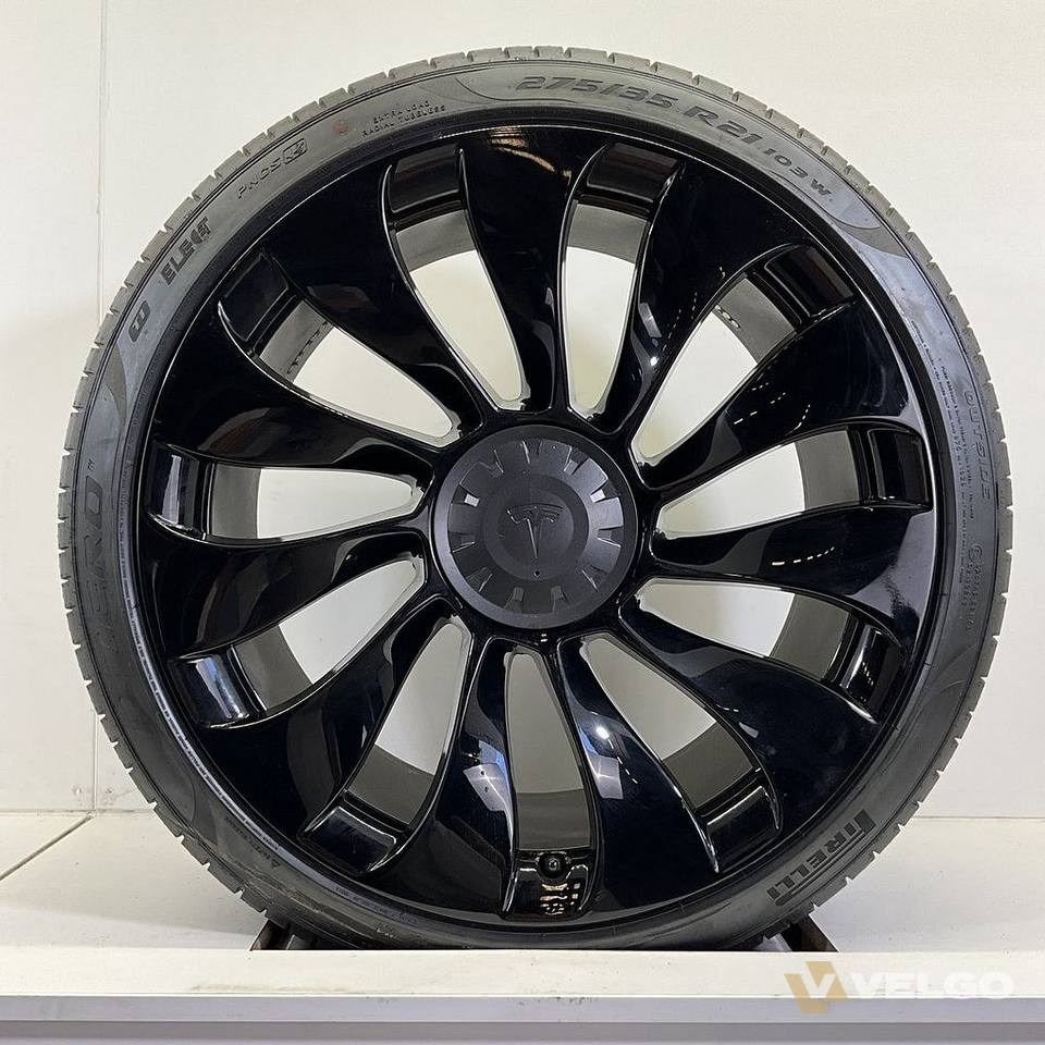 DEMO TESLA MODEL Y UBERTURBINE ZOMERBANDEN SET VELGEN 21 INCH — foto 2