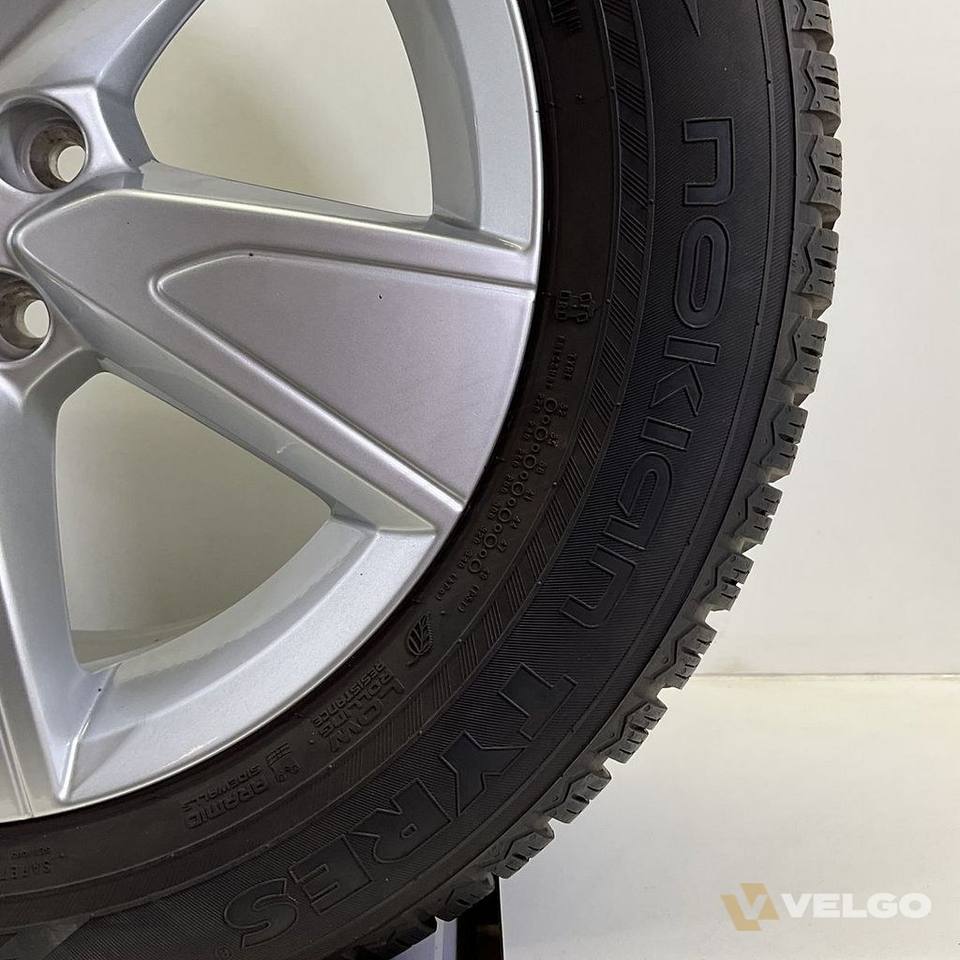 VOLVO XC40 VELGEN SET WINTERBANDEN 17 INCH * — foto 6