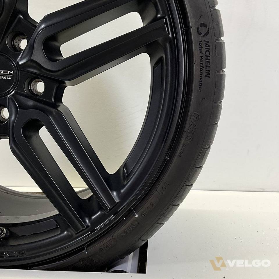 BMW 1 SERIE F40 VOSSEN BREEDSET VELGEN + ZOMERBANDEN 19 INCH — foto 5