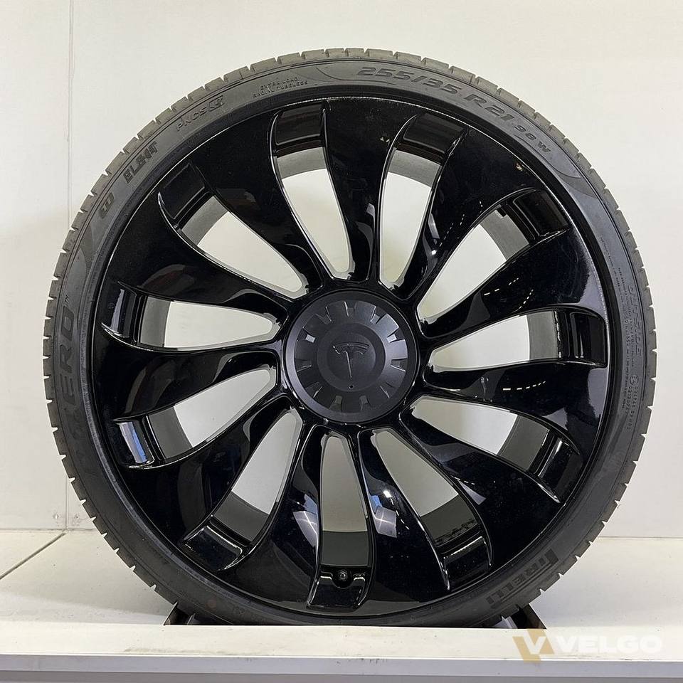 DEMO TESLA MODEL Y UBERTURBINE ZOMERBANDEN SET VELGEN 21 INCH — foto 5