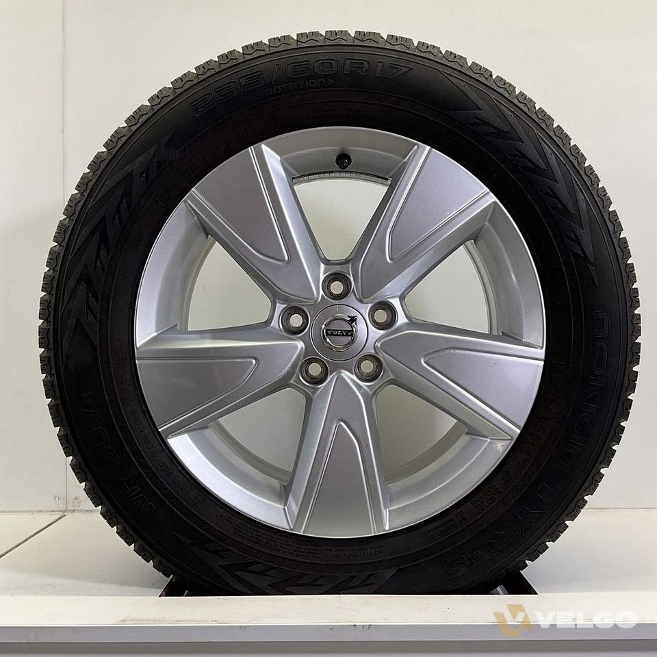 VOLVO XC40 VELGEN SET WINTERBANDEN 17 INCH * — foto 1