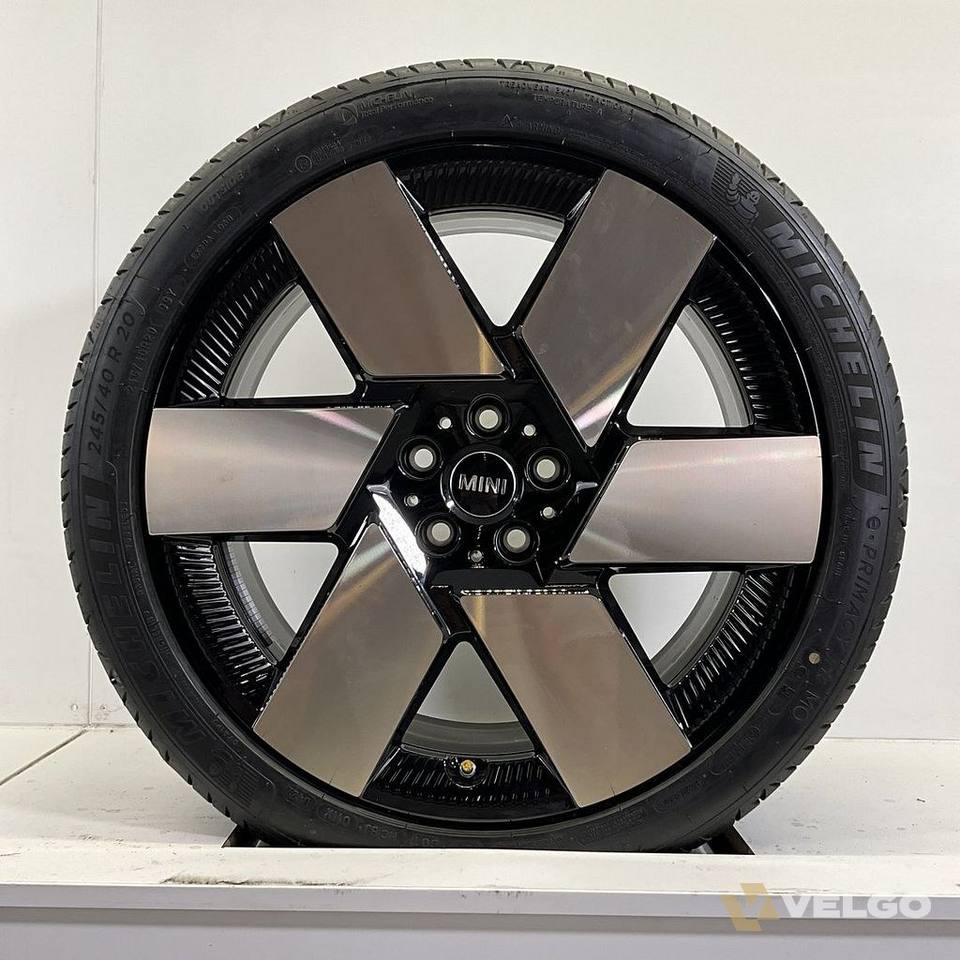 NIEUW MINI COUNTRYMAN U25 JCW 946 SET VELGEN + ZOMERBANDEN 20 INCH — foto 1