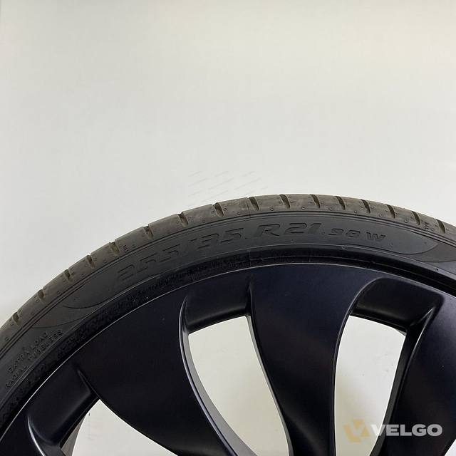 DEMO TESLA MODEL Y UBERTURBINE ZOMERBANDEN SET VELGEN 21 INCH — foto 3