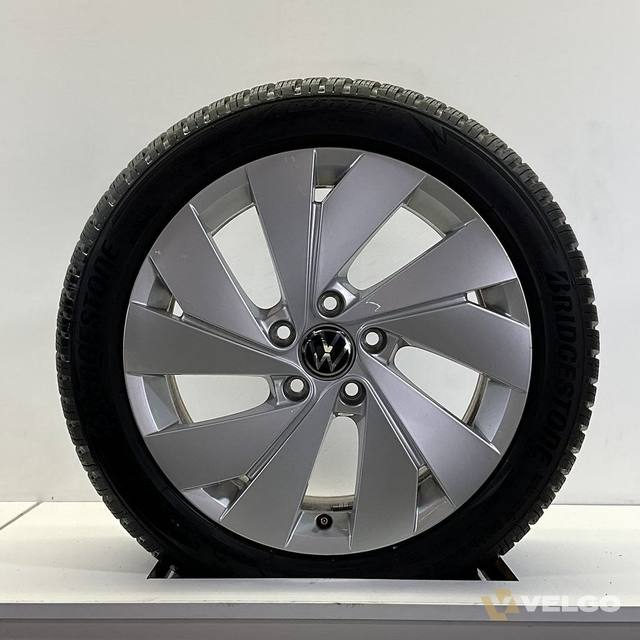 VOLKSWAGEN GOLF VELGEN SET WINTERBANDEN 17 INCH — foto 1