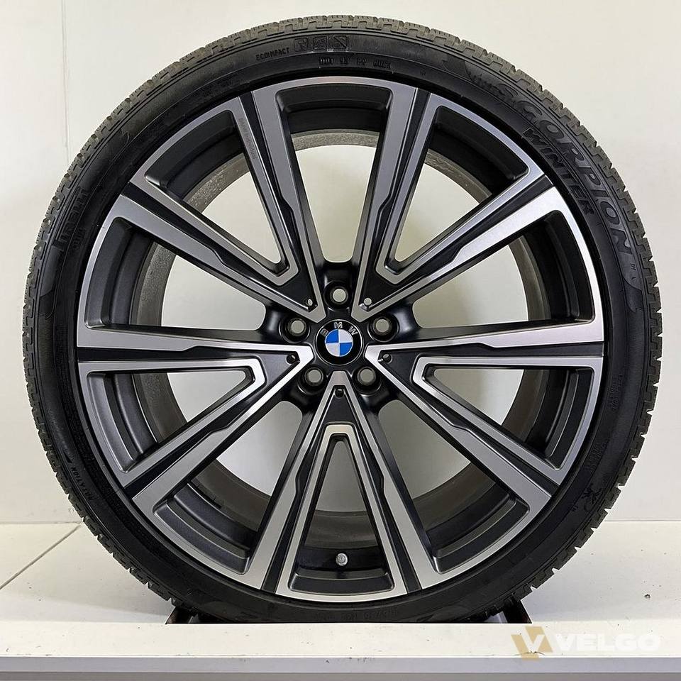 BMW X5 G05 X6 G06 BREEDSET VELGEN + WINTERBANDEN 22 INCH ORIG. 746I — foto 1