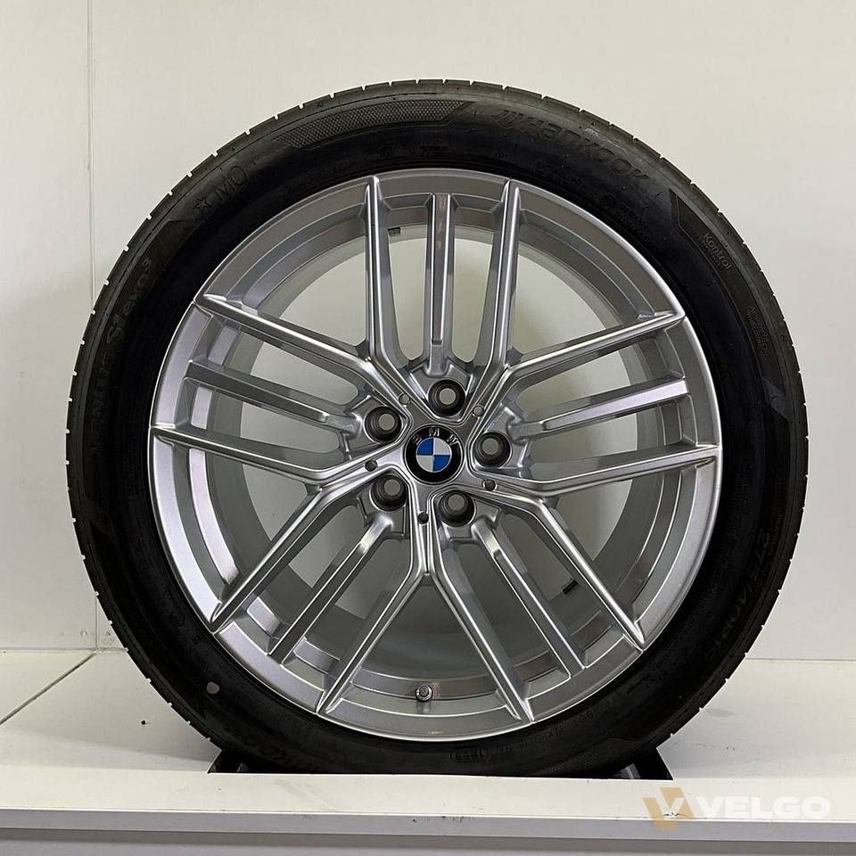 BMW 5 SERIE G60 G61 I5 G60 BREEDSET VELGEN + ZOMERBANDEN 19 INCH ORIG. 933 — foto 1