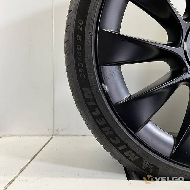 TESLA MODEL Y INDUCTION ZOMERBANDEN SET VELGEN 20 INCH — foto 5