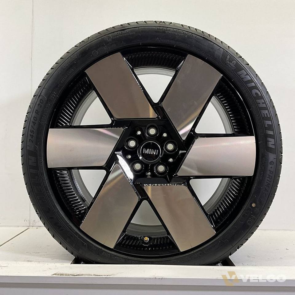 NIEUW MINI COUNTRYMAN U25 JCW 946 SET VELGEN + ZOMERBANDEN 20 INCH — foto 3