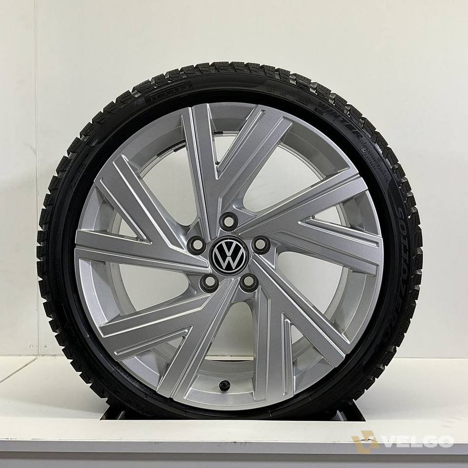 VOLKSWAGEN GOLF 8 VELGEN SET WINTERBANDEN 18 INCH — foto 1