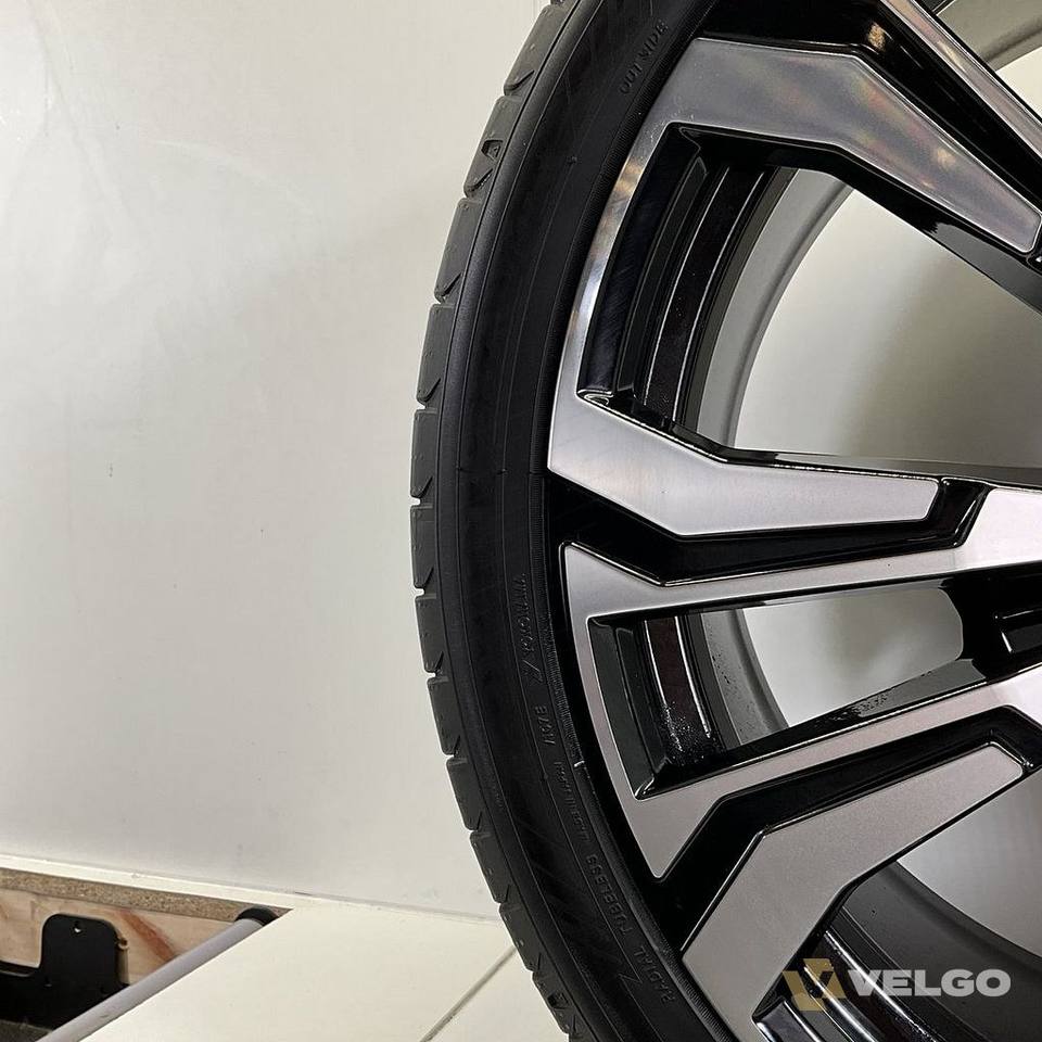 BMW X7 G07 ZOMERBANDEN 23 INCH ORIG TPMS 914i — foto 4