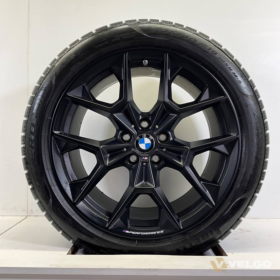BMW I5 5 SERIE G60 G61 WINTERBANDEN 942M 19 INCH — foto 1