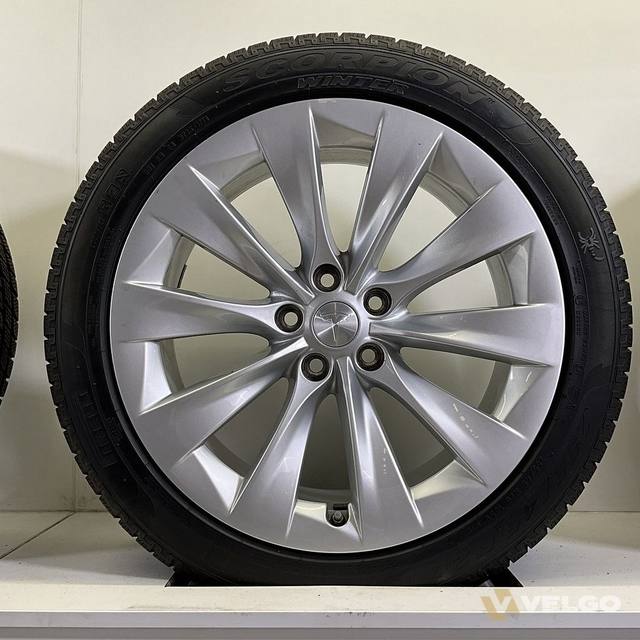 NIEUW TESLA MODEL X WINTERBANDEN BREEDSET VELGEN 20 INCH — foto 6