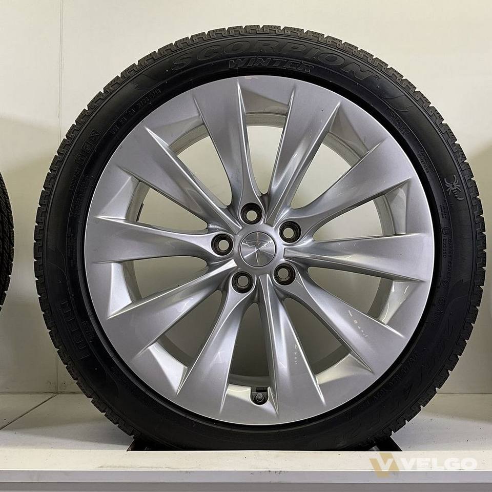 NIEUW TESLA MODEL X WINTERBANDEN BREEDSET VELGEN 20 INCH — foto 6