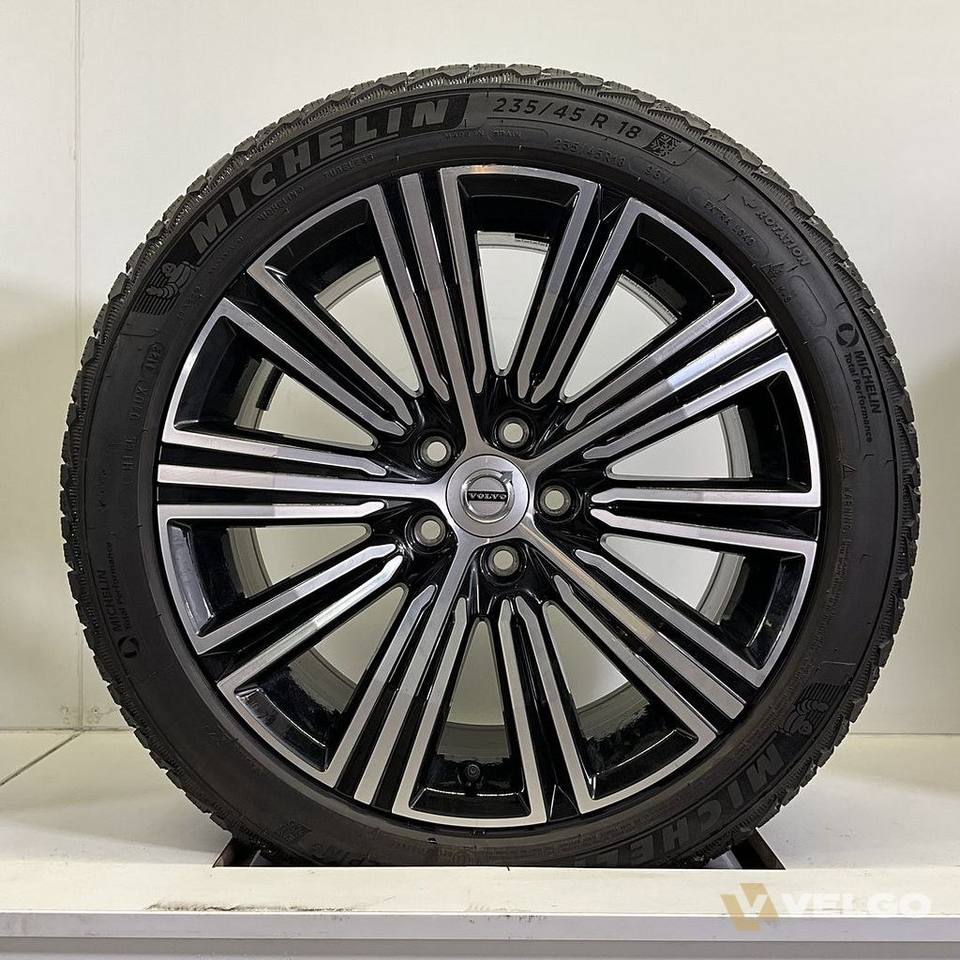 VOLVO V60 S60 VELGEN SET WINTERBANDEN 18 INCH * — foto 1