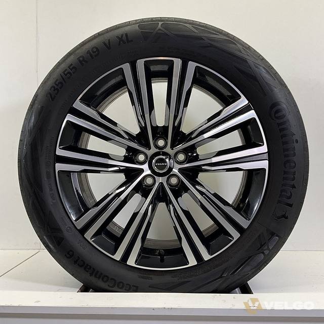 VOLVO XC60 VELGEN SET ZOMERBANDEN 19 INCH * — foto 1