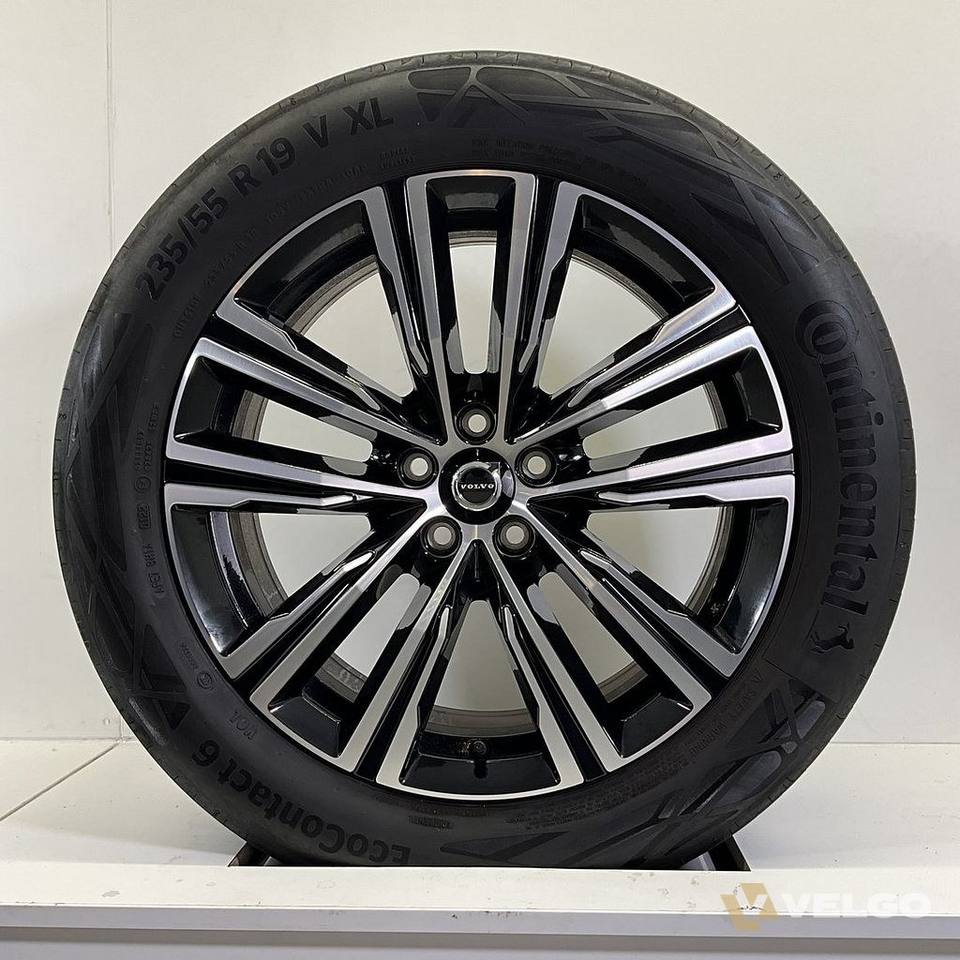 VOLVO XC60 VELGEN SET ZOMERBANDEN 19 INCH * — foto 1