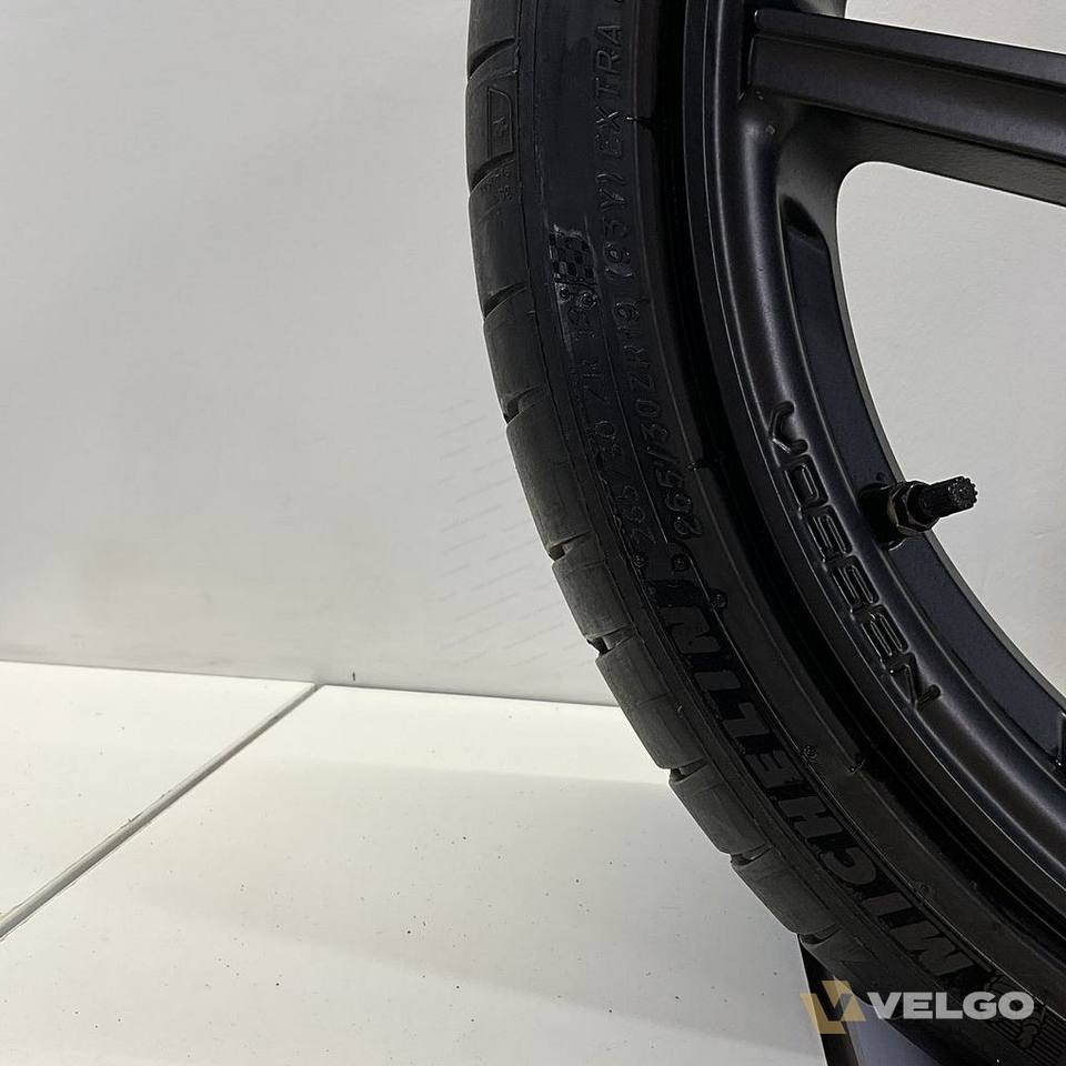 BMW 1 SERIE F40 VOSSEN BREEDSET VELGEN + ZOMERBANDEN 19 INCH — foto 6
