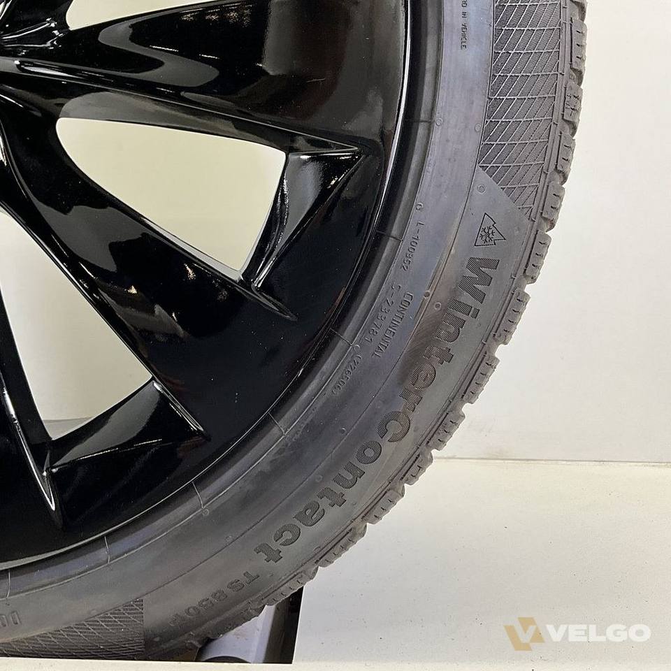 DEMO TESLA MODEL X WINTERBANDEN BREEDSET VELGEN 20 INCH — foto 4