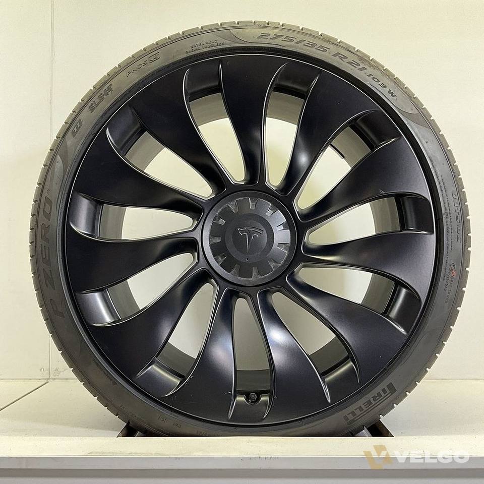 DEMO TESLA MODEL Y UBERTURBINE ZOMERBANDEN SET VELGEN 21 INCH — foto 6