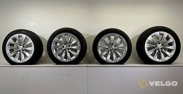NIEUW TESLA MODEL X WINTERBANDEN BREEDSET VELGEN 20 INCH — foto 8