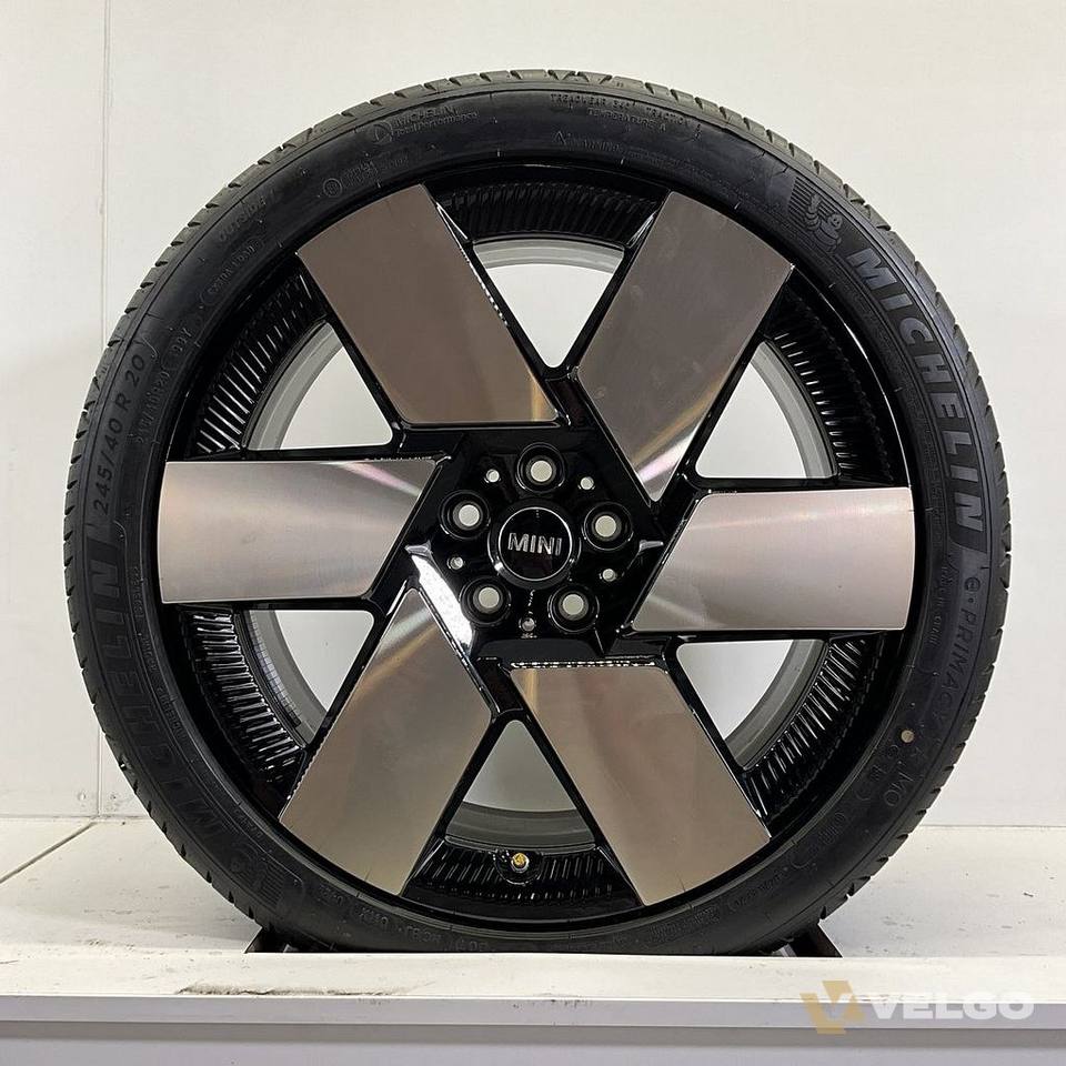 NIEUW MINI COUNTRYMAN U25 JCW 946 SET VELGEN + ZOMERBANDEN 20 INCH — foto 4