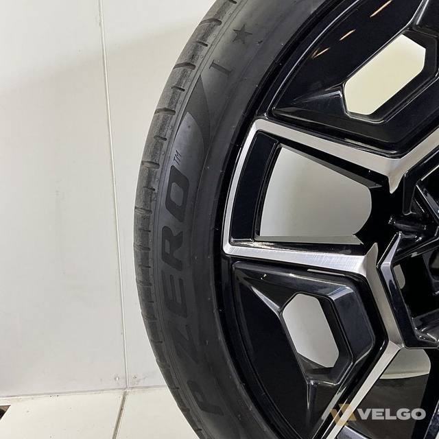 BMW XM BREEDSET VELGEN + ZOMERBANDEN 22 INCH ORIG. 922M — foto 3