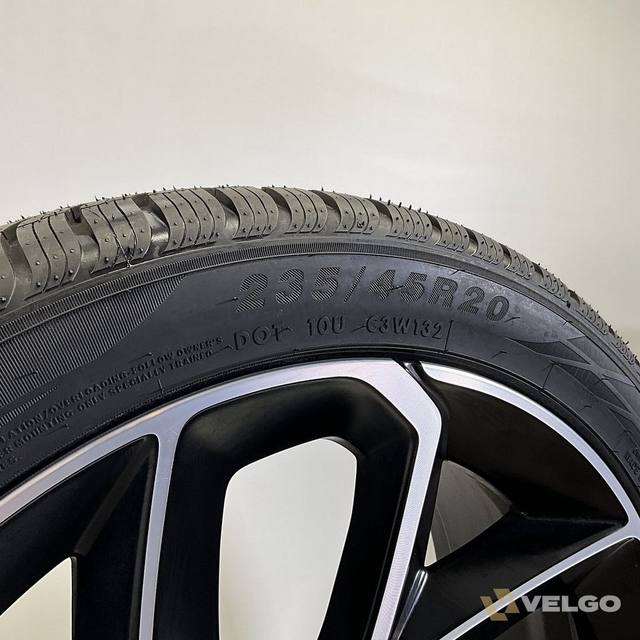 NIEUW LYNK & CO VELGEN SET ALL SEASON BANDEN 20 INCH — foto 5