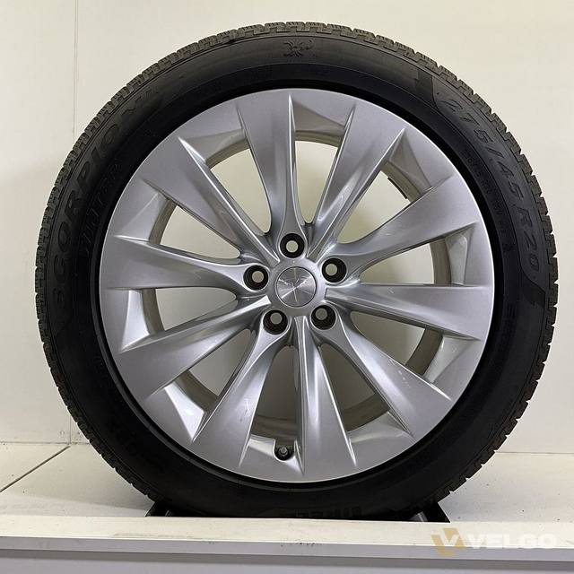 NIEUW TESLA MODEL X WINTERBANDEN BREEDSET VELGEN 20 INCH — foto 1