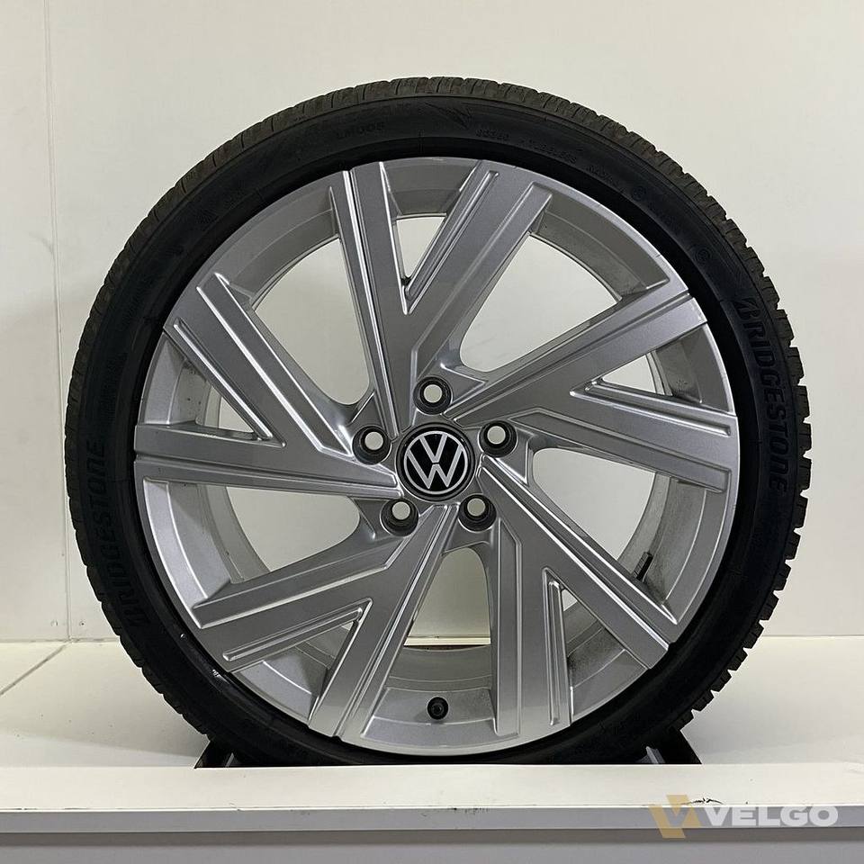 VOLKSWAGEN GOLF 8 VELGEN SET WINTERBANDEN 18 INCH — foto 1