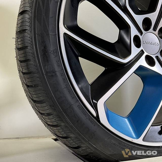 NIEUW LYNK & CO VELGEN SET ALL SEASON BANDEN 20 INCH — foto 6