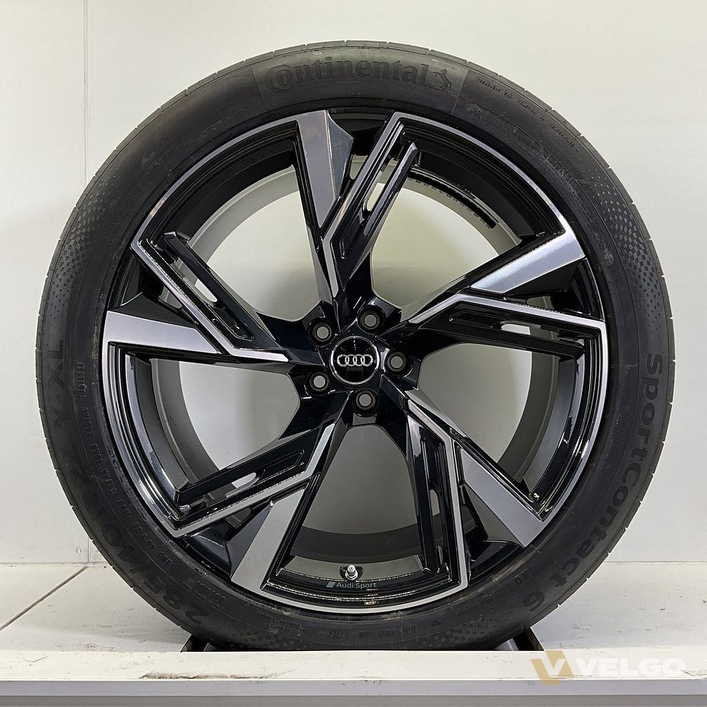 AUDI RS6 C8 EN RS7 C8 SET VELGEN + ZOMERBANDEN 22 INCH