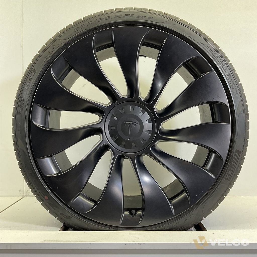 DEMO TESLA MODEL Y UBERTURBINE ZOMERBANDEN SET VELGEN 21 INCH