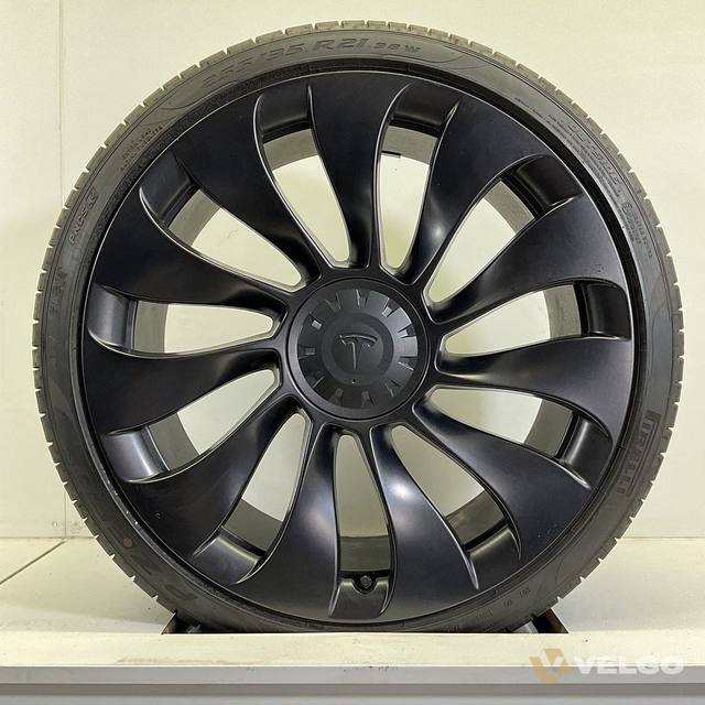 DEMO TESLA MODEL Y UBERTURBINE ZOMERBANDEN SET VELGEN 21 INCH — foto 1