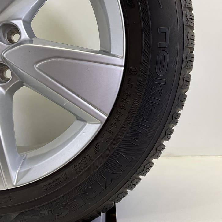 VOLVO XC40 VELGEN SET WINTERBANDEN 17 INCH — foto 6